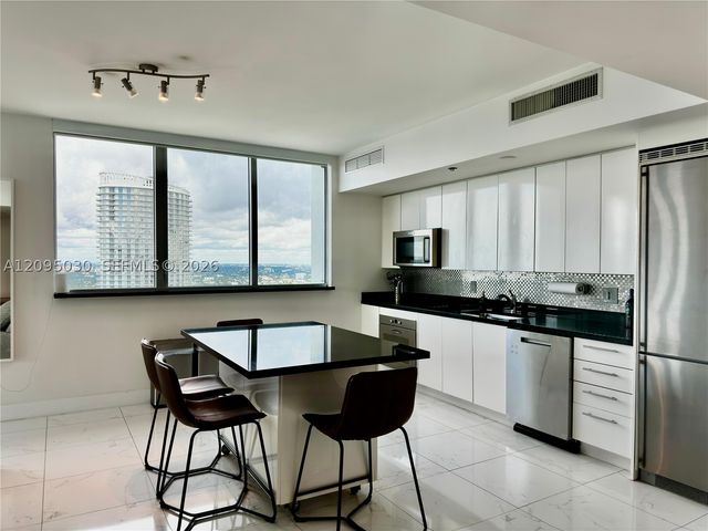 92 SW 3rd St 4905, Miami, FL 33130
