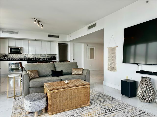 92 SW 3rd St 4905, Miami, FL 33130