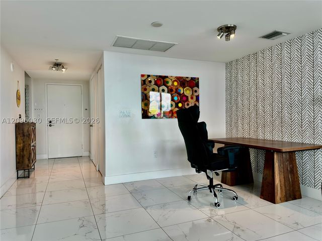 92 SW 3rd St 4905, Miami, FL 33130