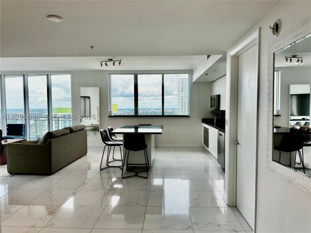 92 SW 3rd St 4905, Miami, FL 33130