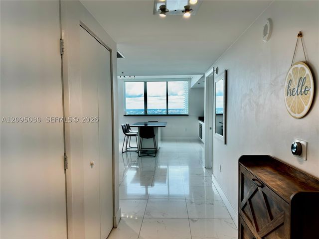 92 SW 3rd St 4905, Miami, FL 33130