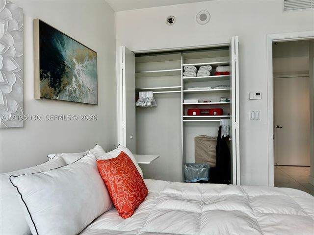 92 SW 3rd St 4905, Miami, FL 33130