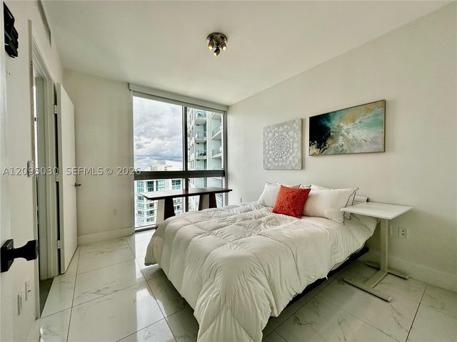 92 SW 3rd St 4905, Miami, FL 33130