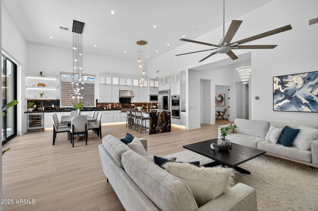 14141 E HIGHLAND Avenue, Fountain Hills, AZ 85268