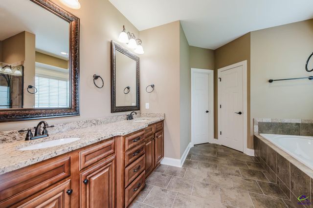 2115 Hiwassee Drive, Bonaire, GA 31005