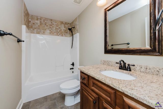 2115 Hiwassee Drive, Bonaire, GA 31005