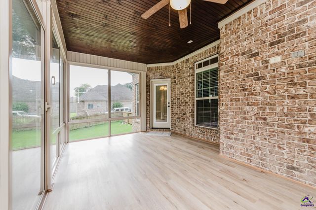 2115 Hiwassee Drive, Bonaire, GA 31005
