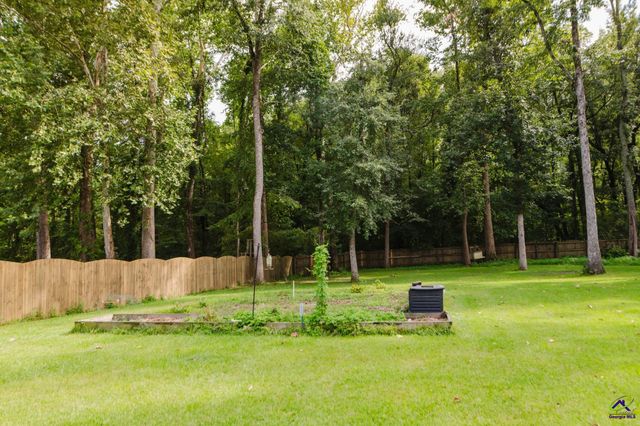 2115 Hiwassee Drive, Bonaire, GA 31005