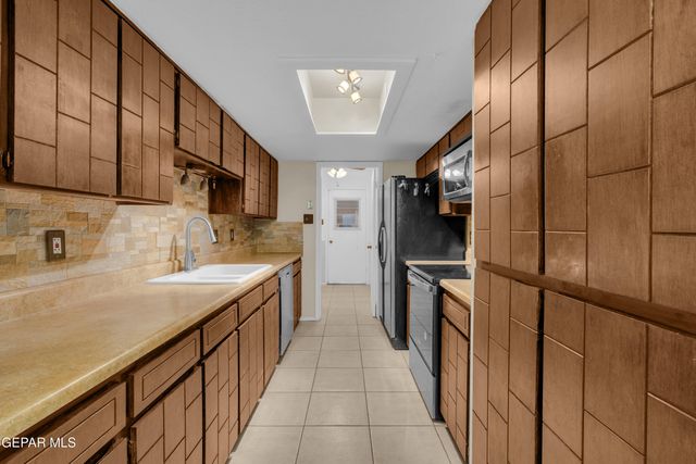 3208 ISLA BAHIA Way, El Paso, TX 79925