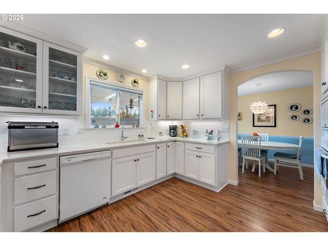 13590 Sw 24TH St, Beaverton, OR 97008