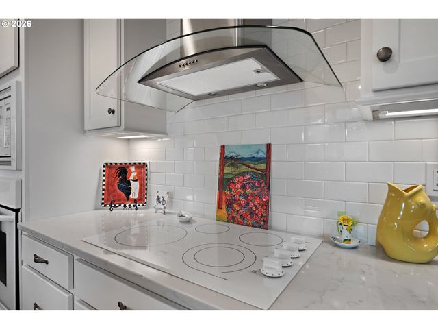13590 Sw 24TH St, Beaverton, OR 97008
