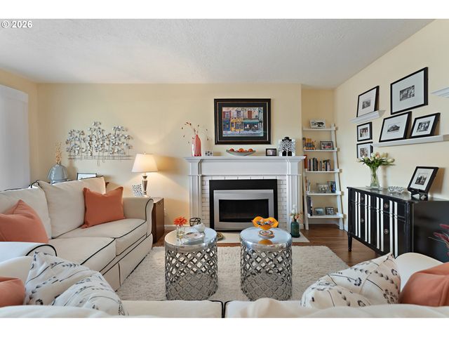 13590 Sw 24TH St, Beaverton, OR 97008