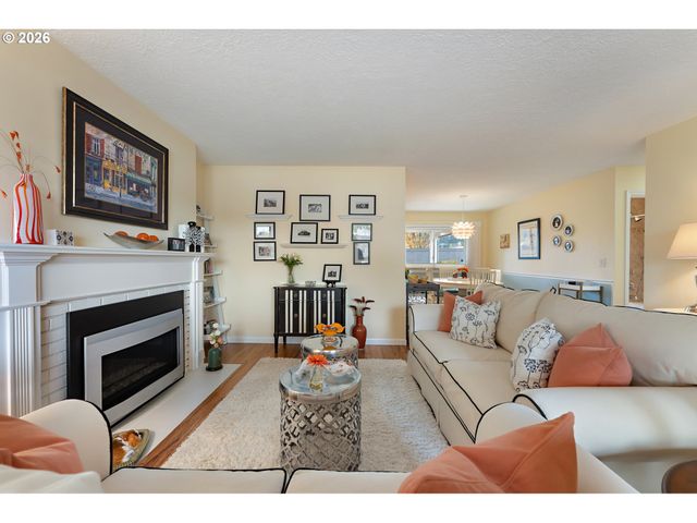 13590 Sw 24TH St, Beaverton, OR 97008