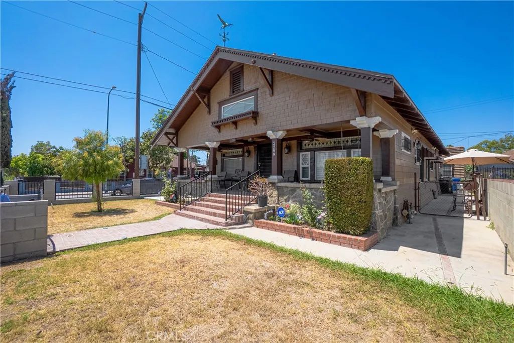 2289 W 29th Place, Los Angeles, CA 90018