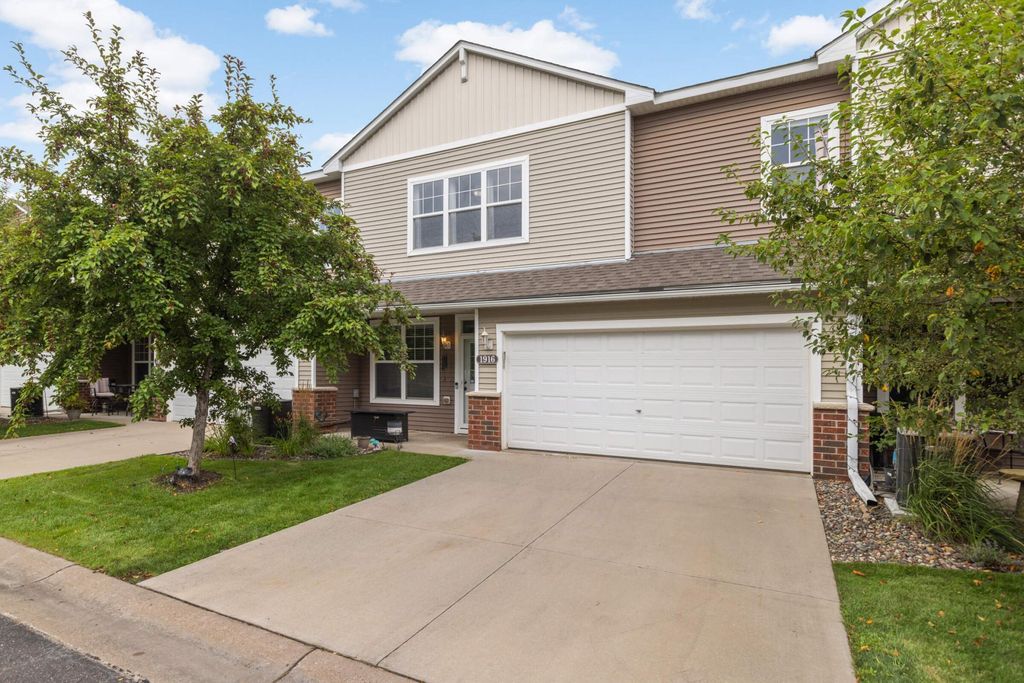 1916 Rose Way 603, Hastings, MN 55033