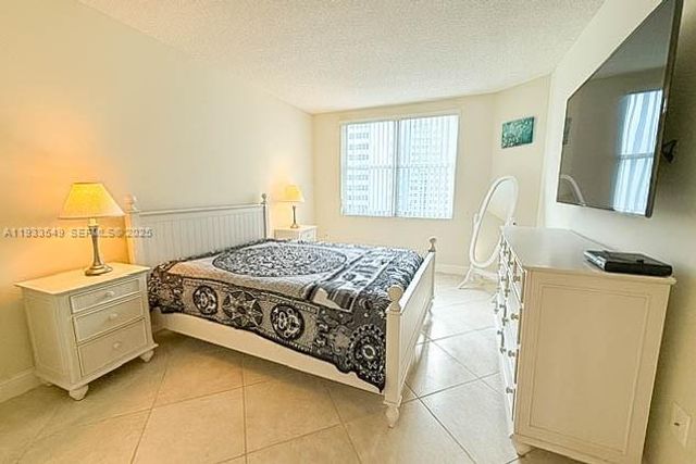 1980 S Ocean Dr 11N, Hallandale Beach, FL 33009