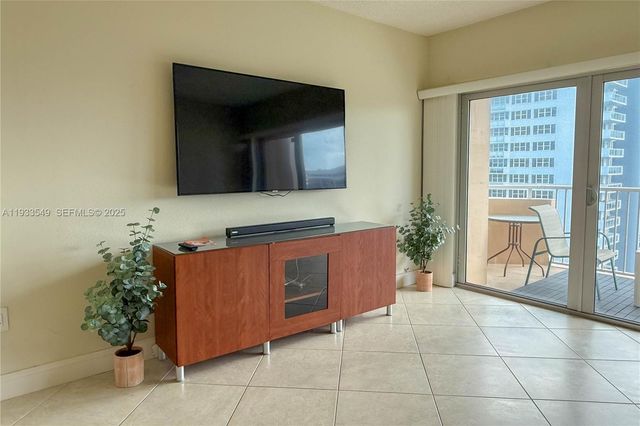 1980 S Ocean Dr 11N, Hallandale Beach, FL 33009