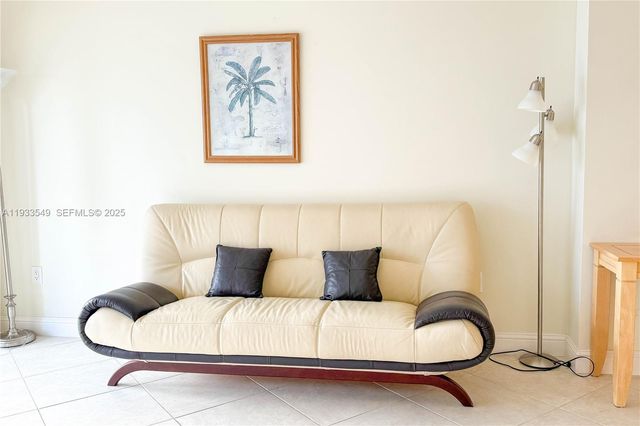 1980 S Ocean Dr 11N, Hallandale Beach, FL 33009