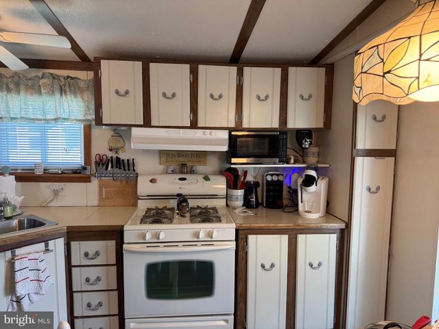 36966 LAWS POINT RD, Selbyville, DE 19975