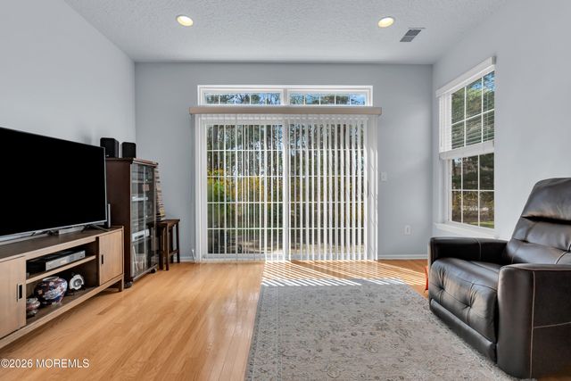 8 April Springs Court, Lakewood, NJ 08701