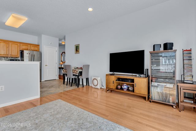 8 April Springs Court, Lakewood, NJ 08701