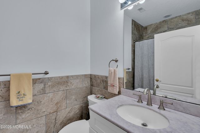 8 April Springs Court, Lakewood, NJ 08701