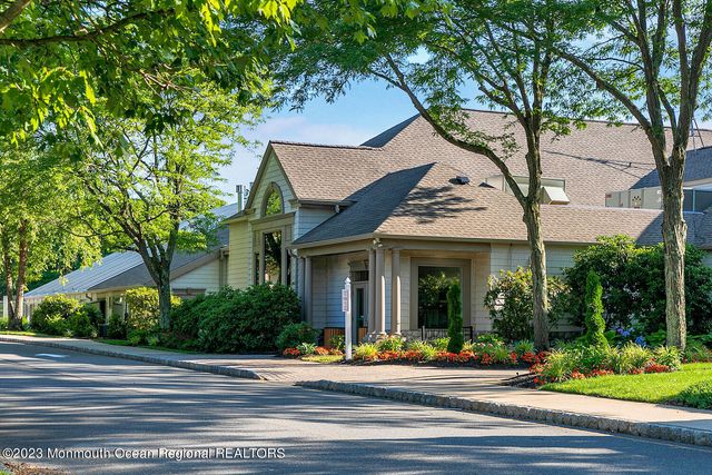 8 April Springs Court, Lakewood, NJ 08701