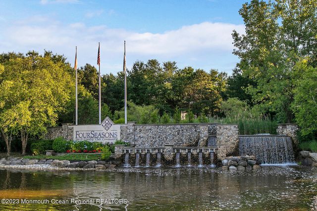 8 April Springs Court, Lakewood, NJ 08701