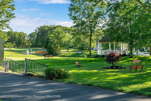 8 April Springs Court, Lakewood, NJ 08701