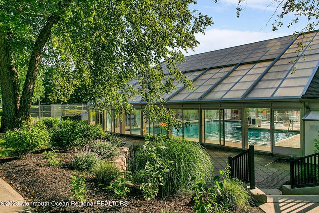 8 April Springs Court, Lakewood, NJ 08701