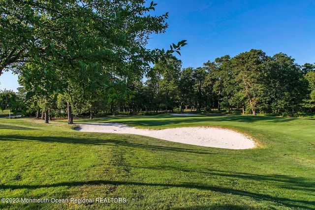 8 April Springs Court, Lakewood, NJ 08701