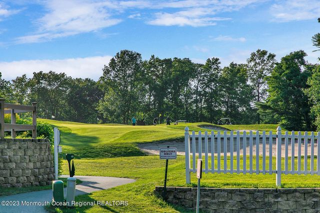 8 April Springs Court, Lakewood, NJ 08701