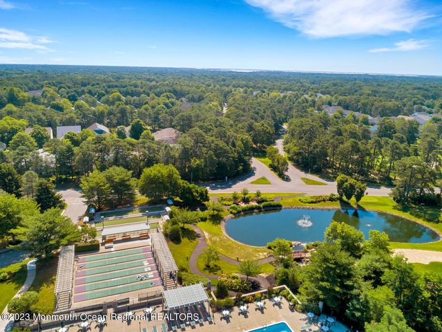 8 April Springs Court, Lakewood, NJ 08701