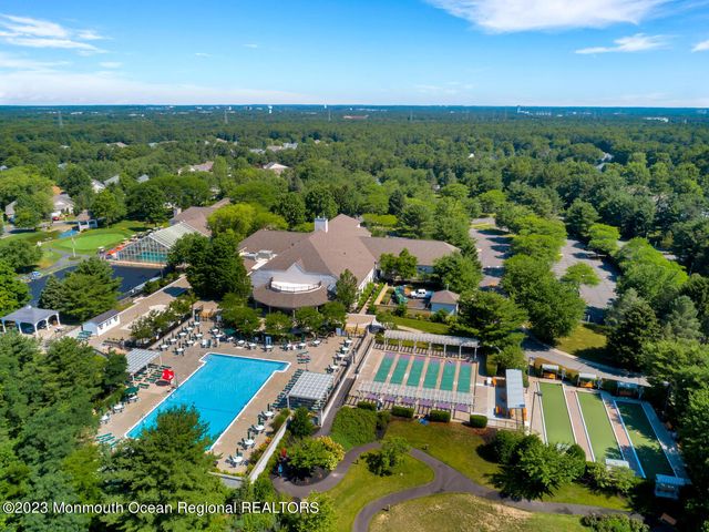 8 April Springs Court, Lakewood, NJ 08701