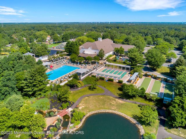 8 April Springs Court, Lakewood, NJ 08701