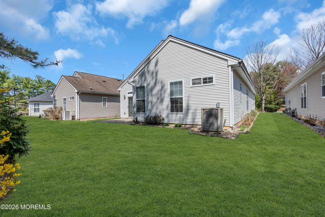 8 April Springs Court, Lakewood, NJ 08701