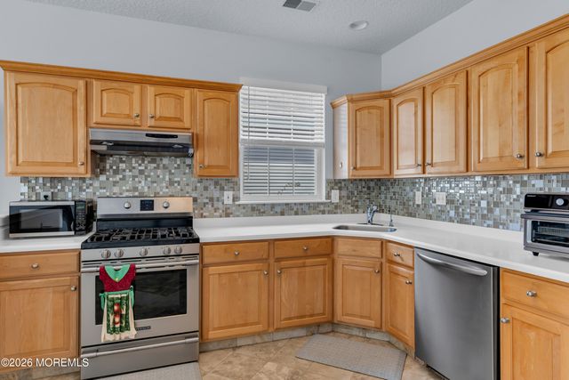 8 April Springs Court, Lakewood, NJ 08701