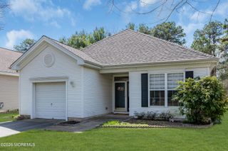 8 April Springs Court, Lakewood, NJ 08701