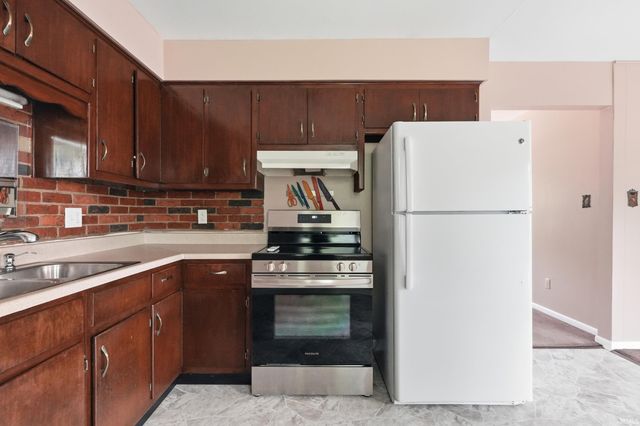 1430 Glenwood Avenue, Fort Wayne, IN 46805
