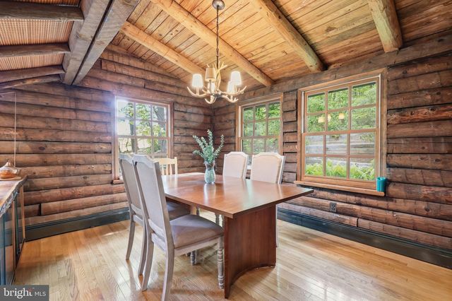 2244 SPRINGTOWN HILL RD, Hellertown, PA 18055