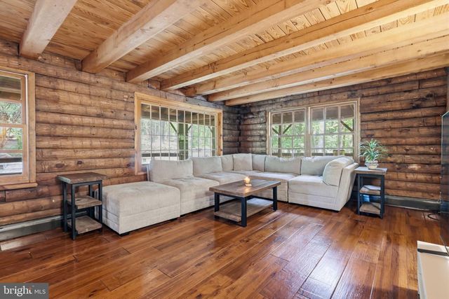 2244 SPRINGTOWN HILL RD, Hellertown, PA 18055