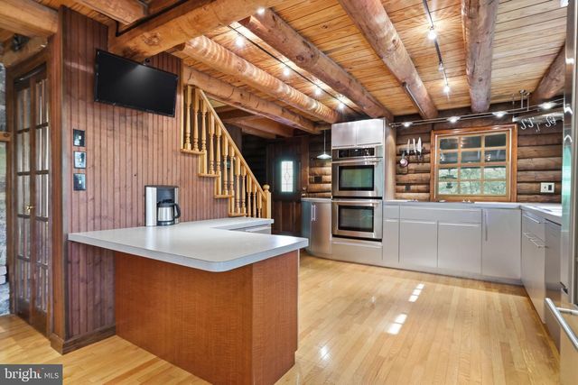 2244 SPRINGTOWN HILL RD, Hellertown, PA 18055