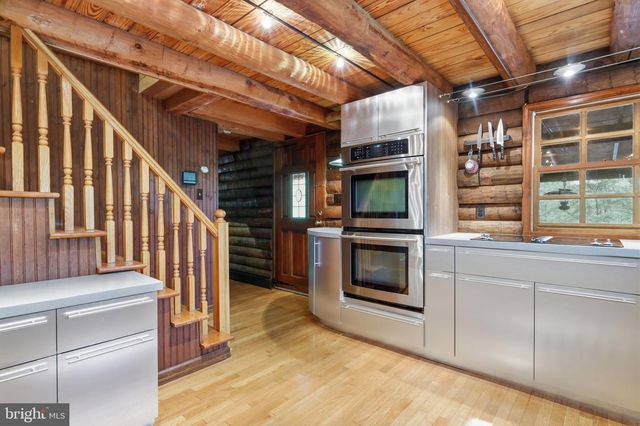 2244 SPRINGTOWN HILL RD, Hellertown, PA 18055