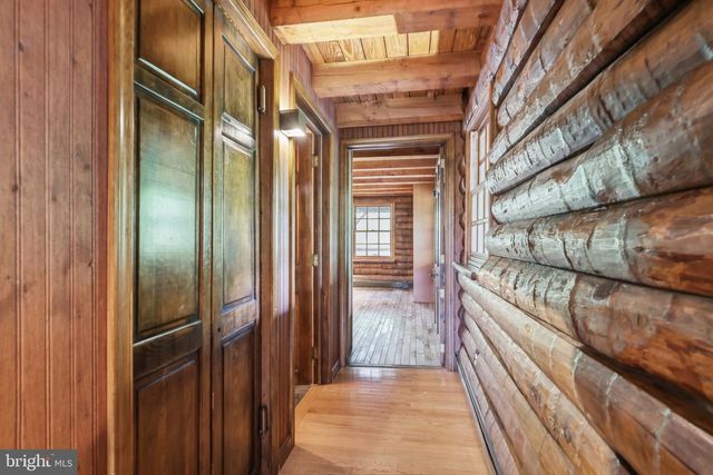 2244 SPRINGTOWN HILL RD, Hellertown, PA 18055