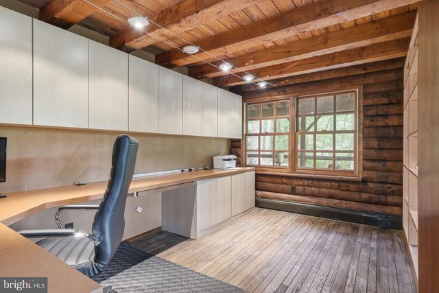 2244 SPRINGTOWN HILL RD, Hellertown, PA 18055