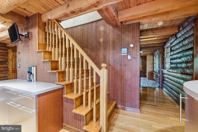 2244 SPRINGTOWN HILL RD, Hellertown, PA 18055