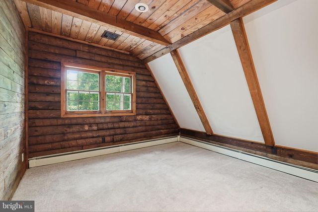 2244 SPRINGTOWN HILL RD, Hellertown, PA 18055