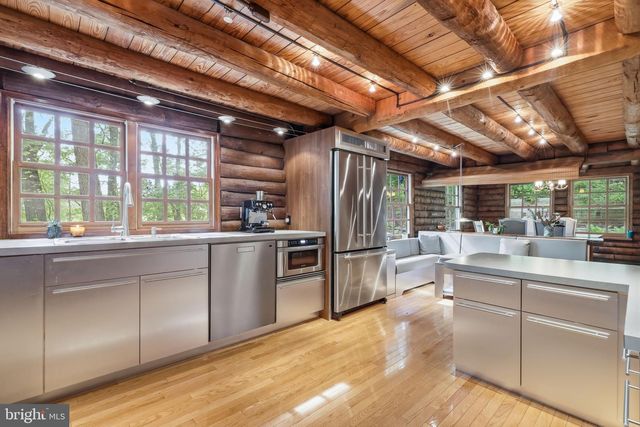 2244 SPRINGTOWN HILL RD, Hellertown, PA 18055