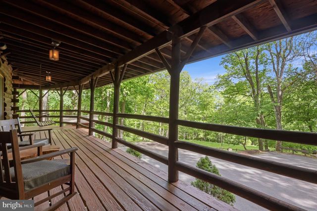 2244 SPRINGTOWN HILL RD, Hellertown, PA 18055