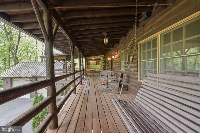 2244 SPRINGTOWN HILL RD, Hellertown, PA 18055